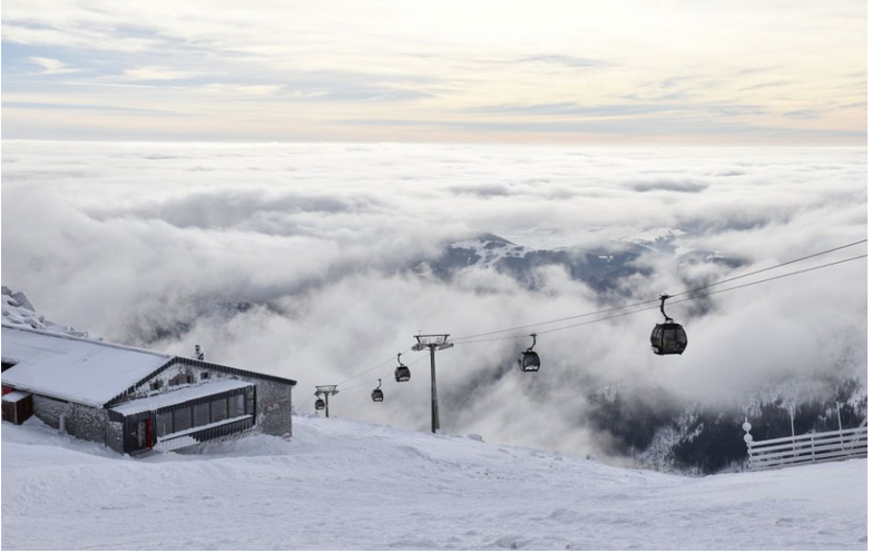 Na Chopku bol v sobotu orkán, rýchlosť vetra tam prekročila 118 km/h