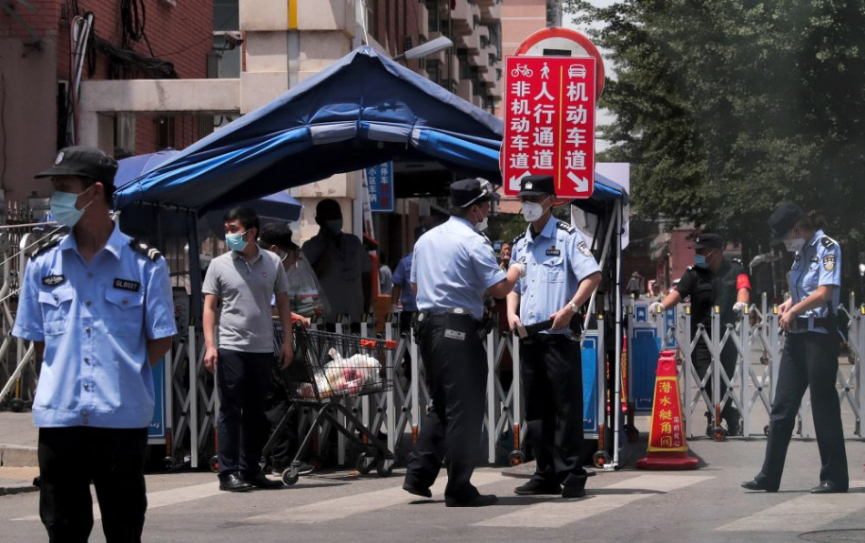 Peking posilňuje opatrenia: Začala v Číne druhá vlna koronavírusu?