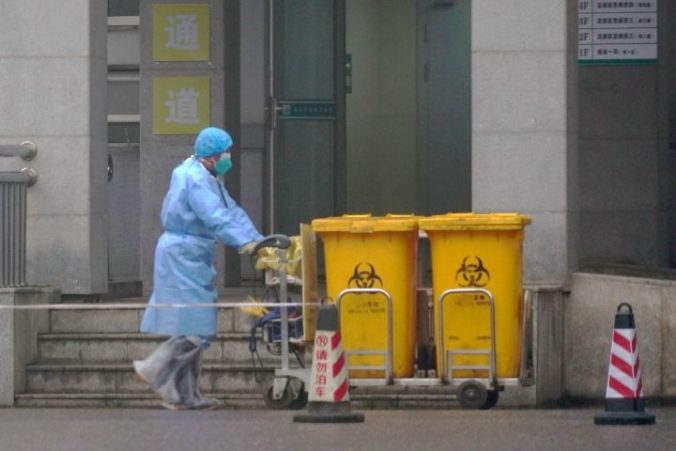 Čína žiadala WHO, aby zdržala varovanie o novom koronavíruse. Chcela čas na nákup ochranných pomôcok