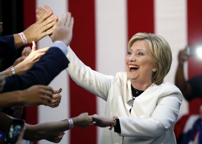 Hillary Clintonová potvrdila rolu favoritky demokratov.