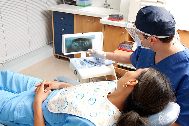 PRIESKUM: Za zdravotnú starostlivosť platia Slováci najviac u zubára