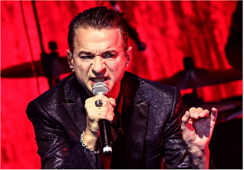 Frontman kultovej kapely Depeche Mode Dave Gahan má 60 rokov