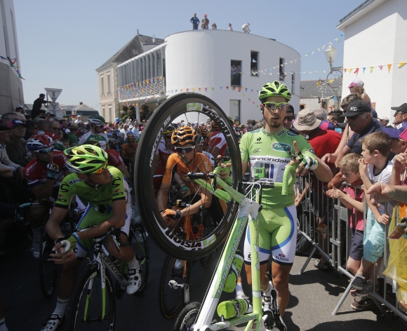 Slovenský cyklista Peter Sagan pred desiatou etapou jubilejného 100. ročníka Tour de France, ktorá merala 197 kilometrov a viedla zo Saint-Gildas-des-Bois do Saint-Malo.