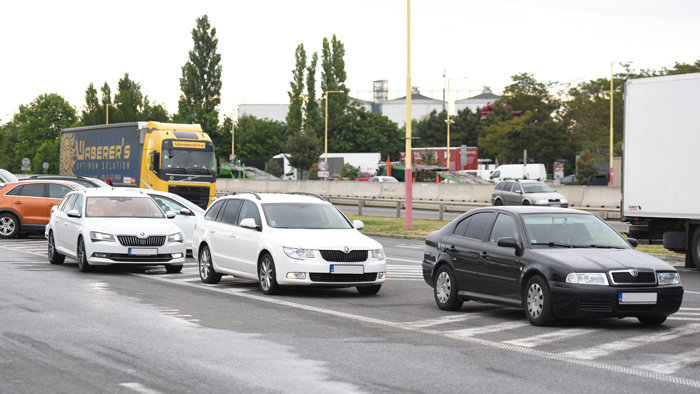 Majitelia fitnescentier diaľnicu úplne nezablokovali. Matovič ich pozval na úrad vlády