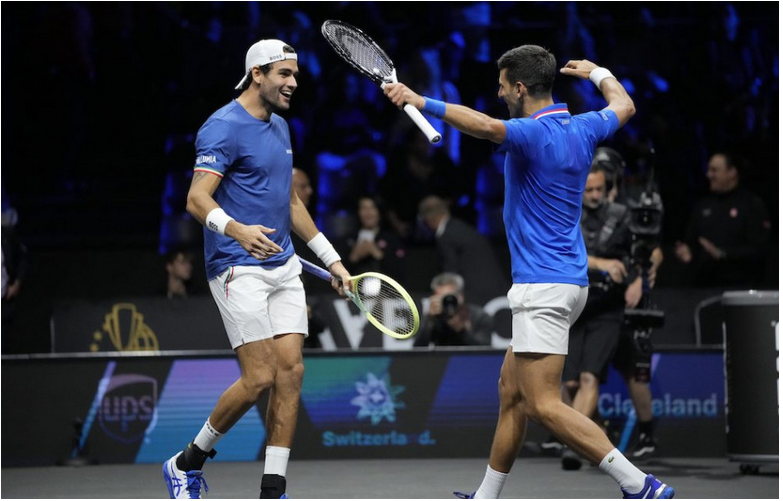 Laver Cup: Djokovič uspel aj vo štvorhre, Tím Európy viedol 8:4