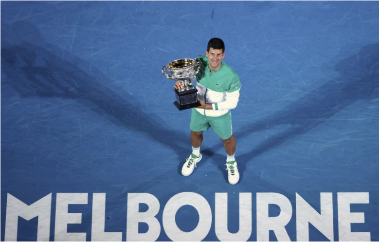 Novak Djokovič sa obrátil na súd v Melbourne v snahe zvrátiť rozhodnutie o deportácii z Austrálie. 