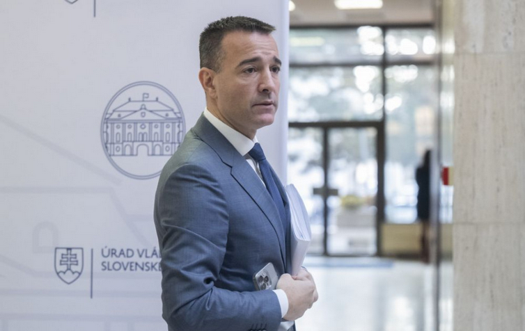Drucker: Na analýzu mRNA vakcín proti C0VID-19 treba asi 350.000 eur