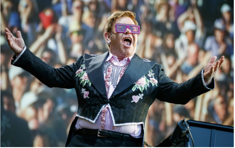 Elton John vytvoril rekord; jeho skladby bodujú v rebríčkoch 6 desaťročí