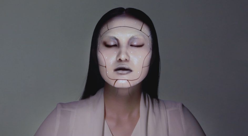 Video: Videli ste už elektronický makeup?