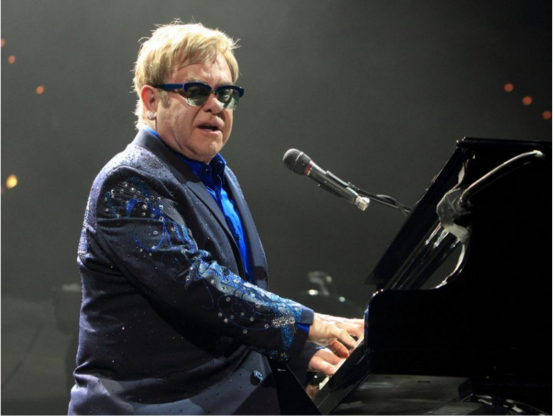Elton John odchádza z Twitteru, nesúhlasí so zmenou pravidiel obsahu