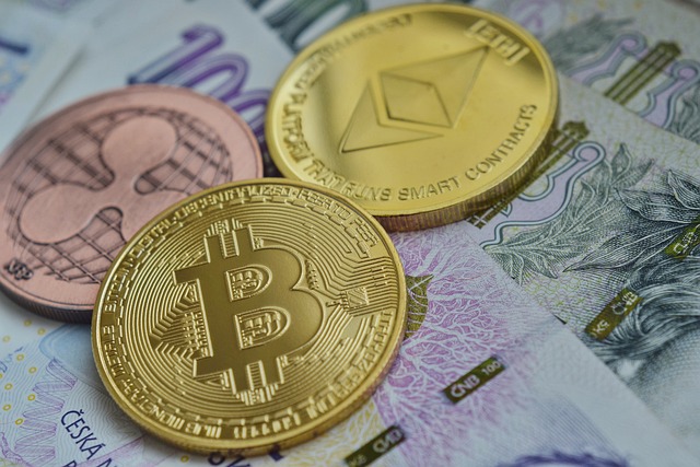 Kryptomeny prudko padajú, bitcoin klesol pod 17.000 USD