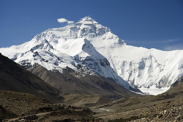Na Everest prvýkrát vystúpil človek s nohami amputovanými nad kolenami