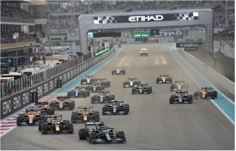 FIA zamietla oba protesty Mercedesu, Hamiltonov tím sa chce odvolať 