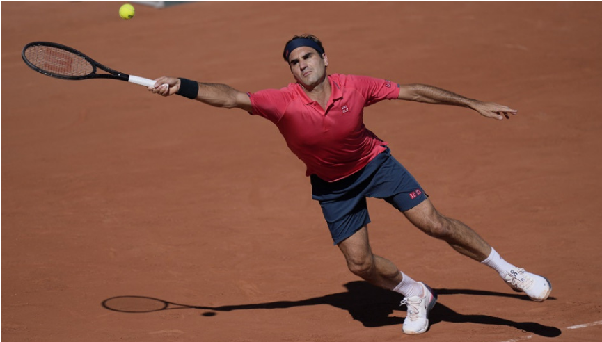 Federer pred osemfinále zvažuje odstúpenie, bojí sa o svoje koleno