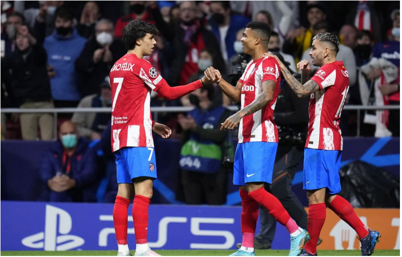 Liga majstrov: Atletico remizovalo s Manchestrom Utd 1:1, Benfica - Ajax 2:2