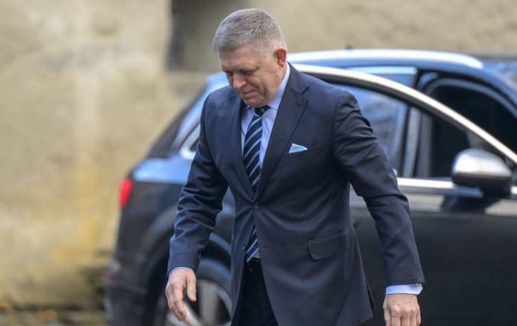 R. Fico položil kvety k Hrobu neznámeho vojaka v Moskve