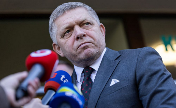 Fico žiada J. Ráža, aby odvolal vedenie ZSSK