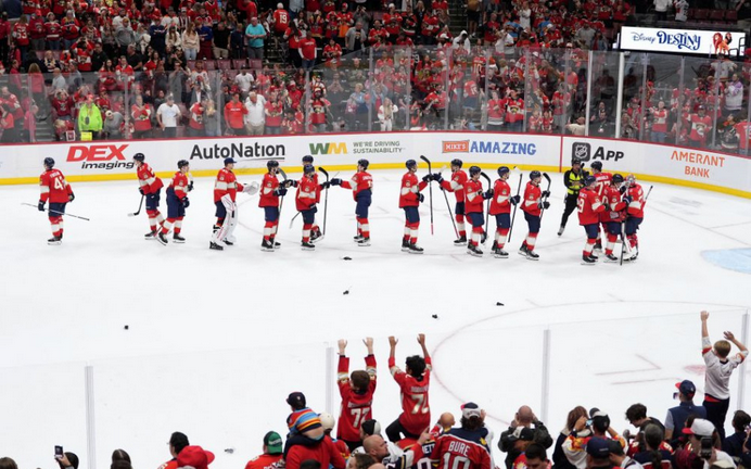 ODŠTARTOVALA NHL: Florida úspešne vykročila za obhajobou titulu