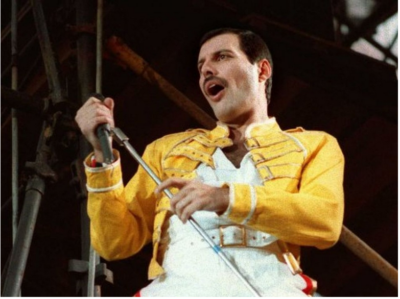 Skupina Queen predstavila novú pieseň naspievanú Freddiem Mercurym