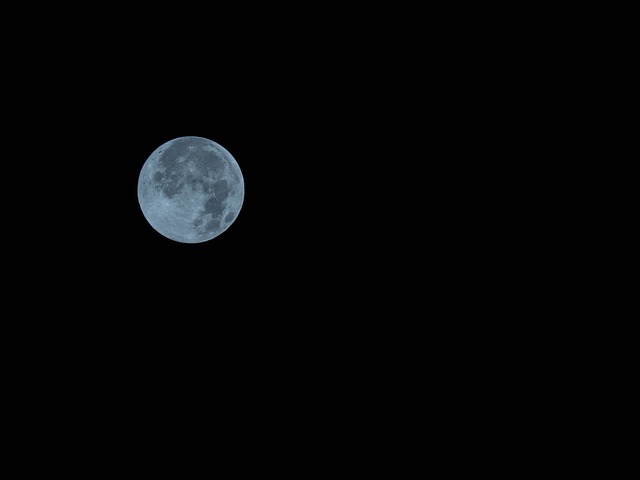 ZRIEDKAVÝ ÚKAZ: Na oblohe sa obajví modrý Mesiac