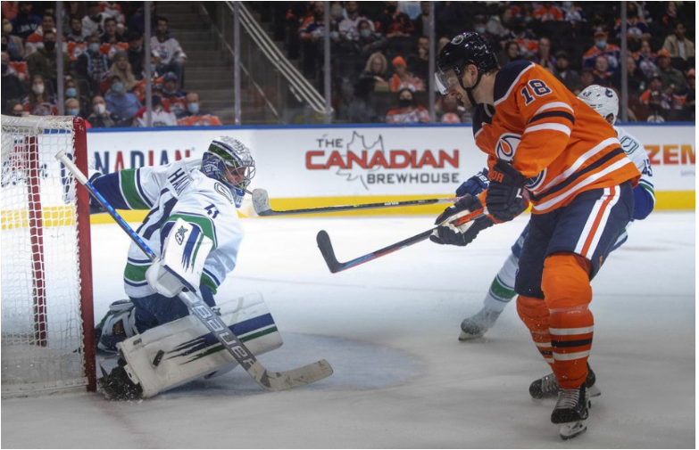 NHL: Halák zneškodnil 39 striel, Vancouver prehral v príprave s Edmontonom