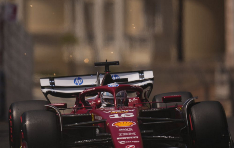 F1: Hamilton klesne na štarte VC Monaka o tri miesta