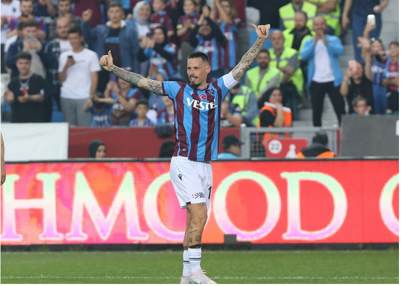 Hamšík sa pred fanúšikmi Trabzonu rozlúčil s kariérou: Opäť som plakal