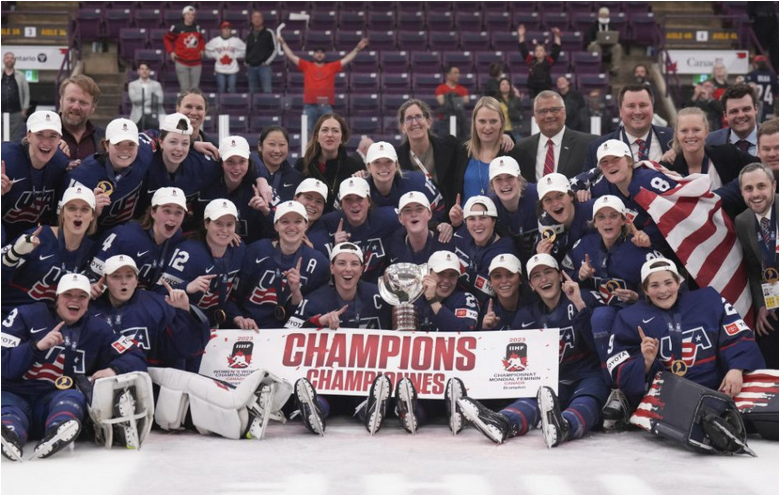 Hokejistky USA majú zlato po triumfe nad Kanadou, Češky obhájili bronz