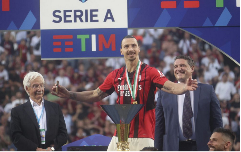 AC Miláno prebralo titul po 11 rokoch a z rúk Škriniarovho Interu