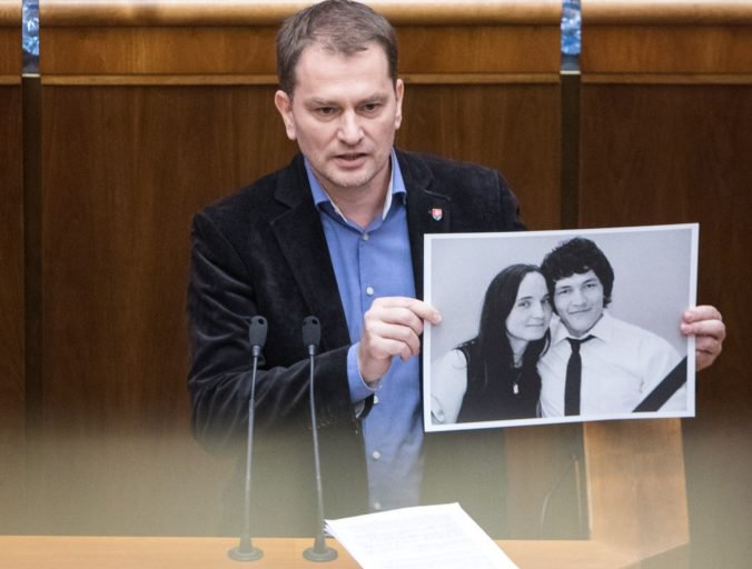 Predseda parlamentu Andrej Danko dal vykázať z rokovacej sály poslanca Igora Matoviča (OĽANO).