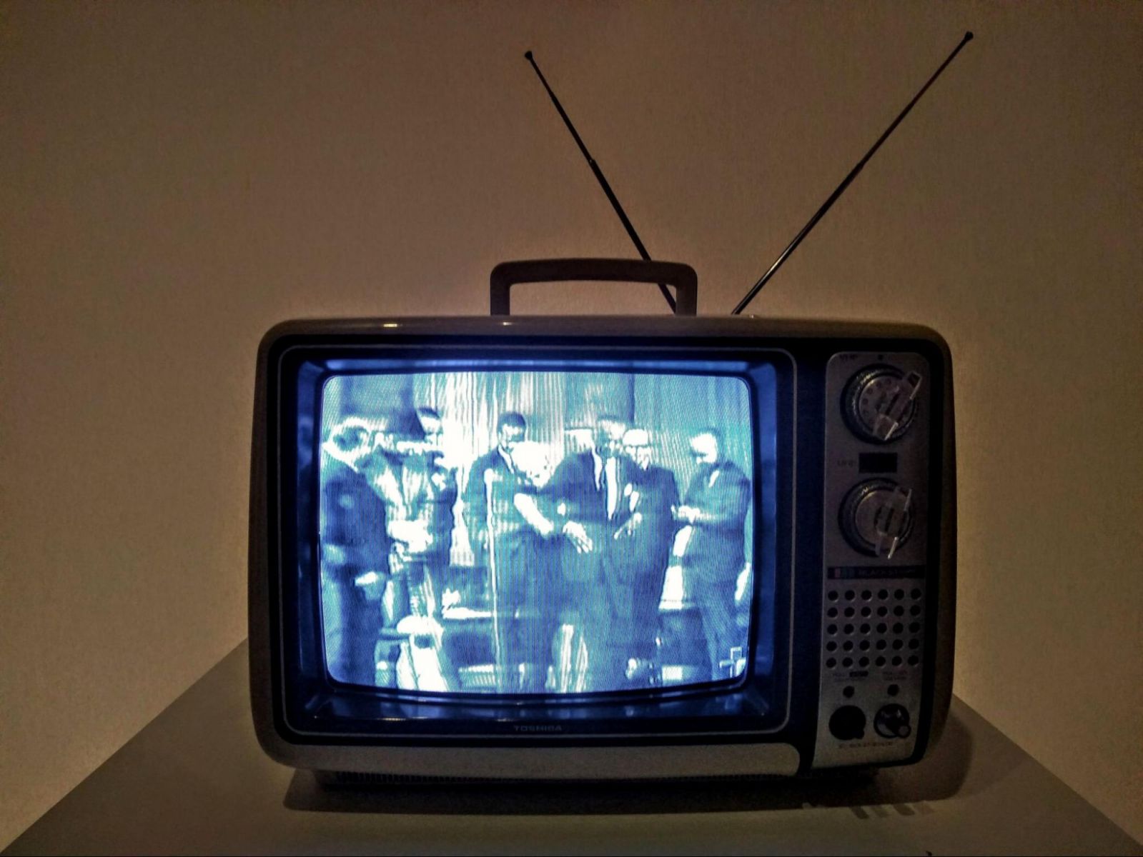 Vývoj televízie: Od čiernobieleho obrazu k ultra HD rozlíšeniu
