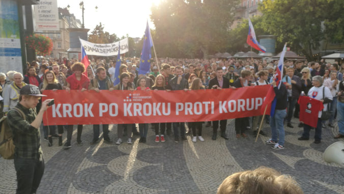 3. protikorupčný pochod práve prebieha v Bratislave