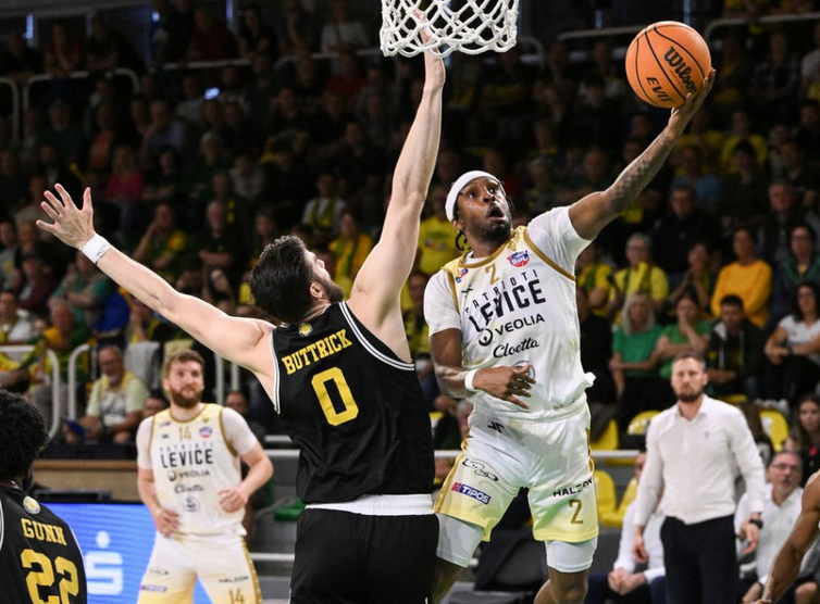 Tipos SBL – prvý zápas finále play off /na 3 víťazstvá/: Levice otvorili finálovú basketbalovú sériou výhrou 78:73 nad Interom