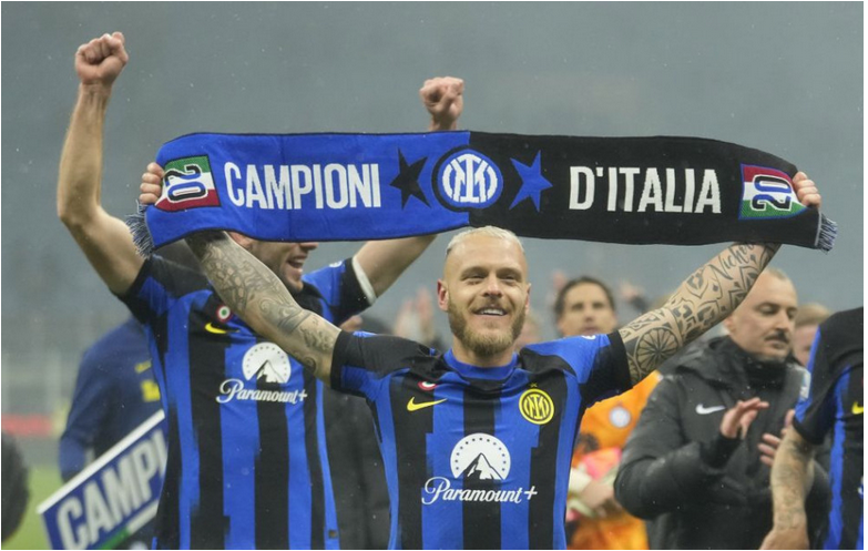 Inter Miláno zdolal v milánskom derby AC a získal 20. titul v Serie A