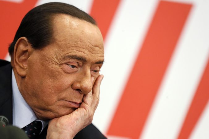 Vo veku 86 rokov zomrel taliansky expremiér Silvio Berlusconi