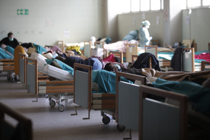 Pacienti v talianskej nemocnici. Foto: SITA/AP
