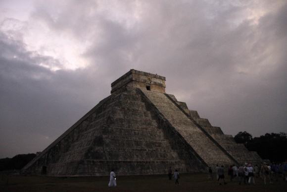 Pyramída v mayskom meste Chichén Itzá.