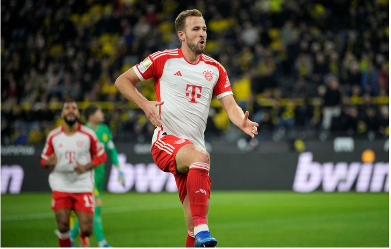 Kane vsietil už tretí hetrik za Bayern, Neuer: Sme šťastní, že ho máme