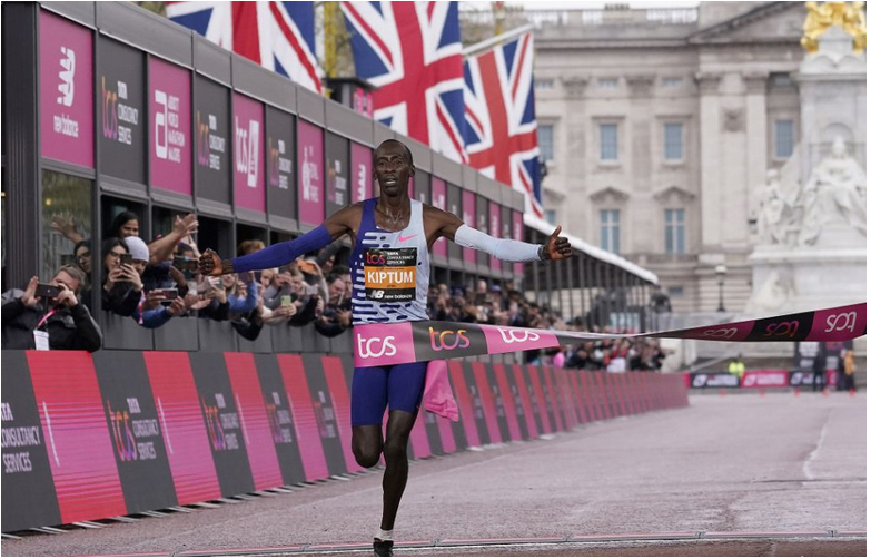 Londýnsky maratón: Kiptum sa priblížil k svetovému rekordu, Hassanová vyhrala v premiére