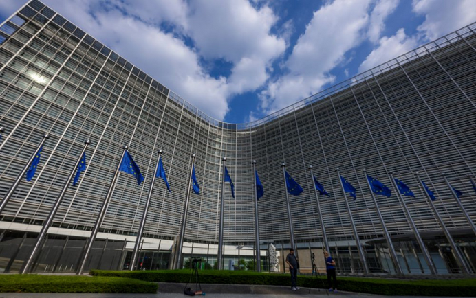 Európska komisia začala konanie proti Slovensku pre novelu ústavy