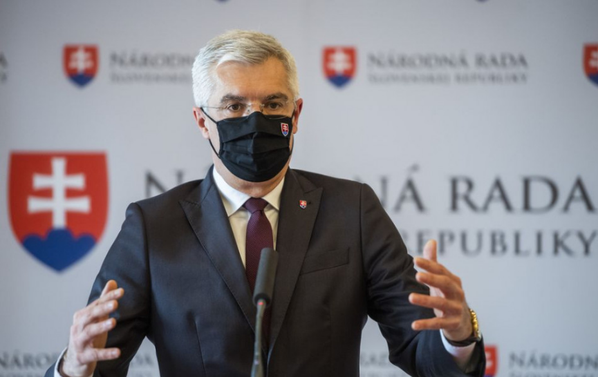 Minister zahraničia Ivan Korčok oznámil premiérovi Igorovi Matovičovi, že podáva demisiu.