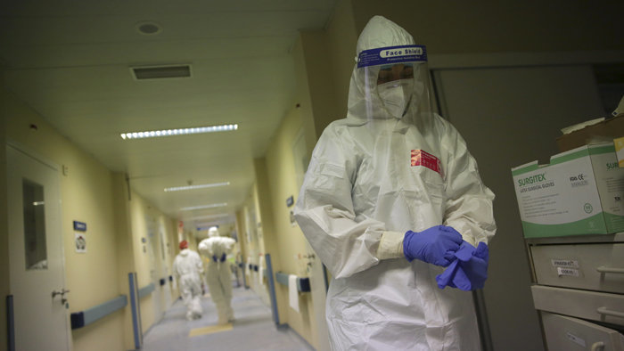 Koronavírus: Na Slovensku pribudlo takmer 4-tisíc vyliečených a 87 úmrtí, urobili vyše 11-tisíc PCR testov