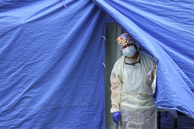 Koronavírus: Pribudlo vyše tritisíc nových infikovaných a 26 úmrtí