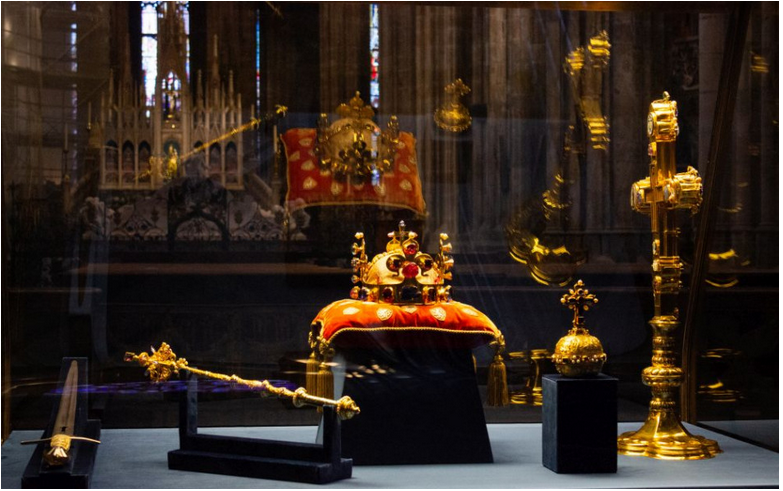 V Katedrále sv. Víta na Pražskom hrade vystavili korunovačné klenoty