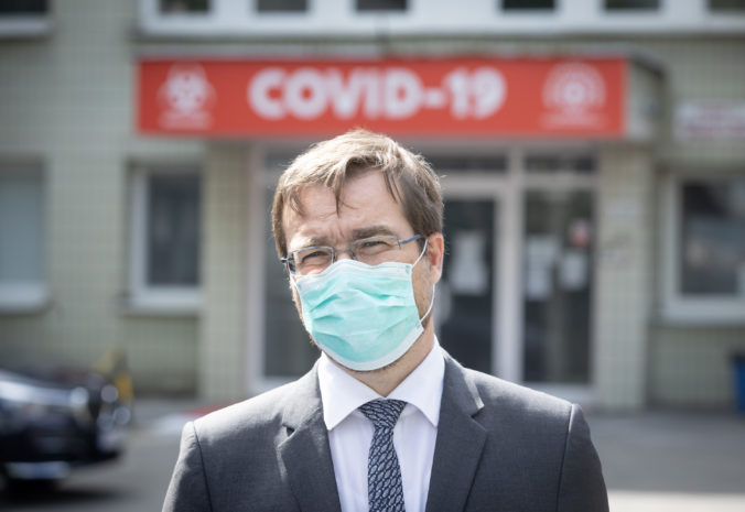 Sme vzorom pre zahraničie. Minister vyzval nemocnice a lekárov, aby začali operovať a robiť „preventívky“