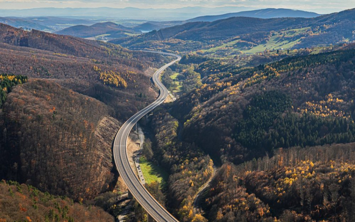 Na strednom Slovensku otvorili novovybudovanú rýchlostnú cestu R2 Kriváň - Mýtna