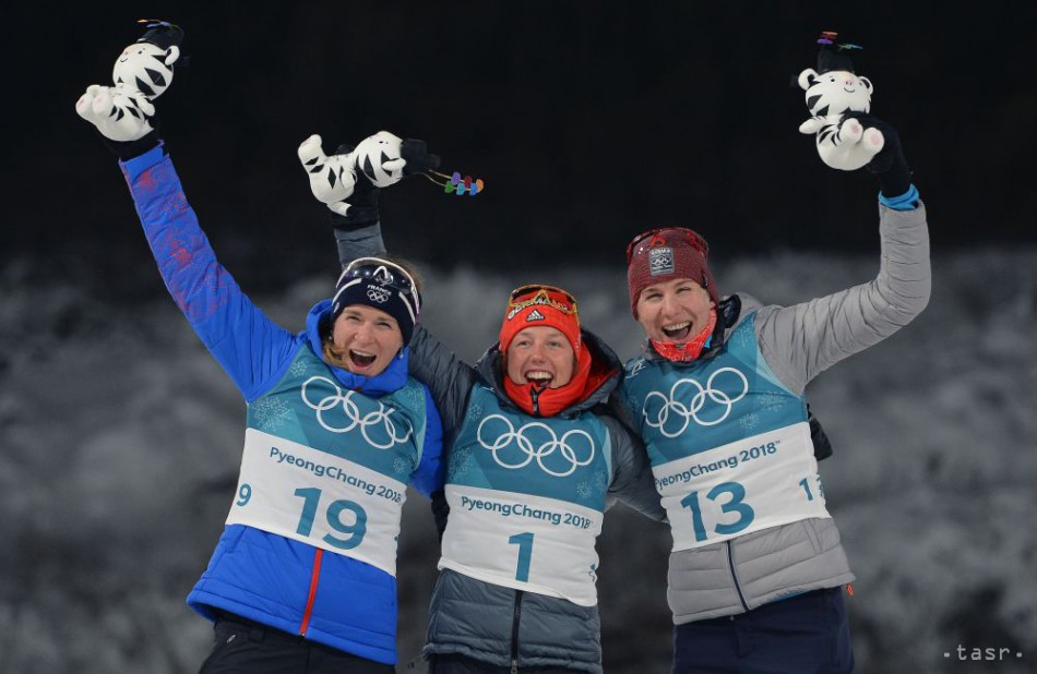 Slovenská biatlonistka Anastasia Kuzminová sa raduje v cieli zo zisku striebornej medaily v stíhacích pretekoch žien na 10 km počas XXIII. zimných olympijských hier 12. februára 2018 v juhokórejskom Pjongčangu.