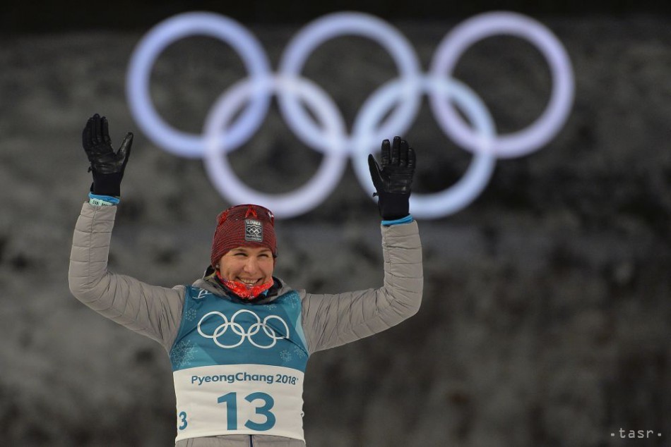 Slovenská biatlonistka Anastasia Kuzminová sa raduje v cieli zo zisku striebornej medaily v stíhacích pretekoch žien na 10 km počas XXIII. zimných olympijských hier 12. februára 2018 v juhokórejskom Pjongčangu.