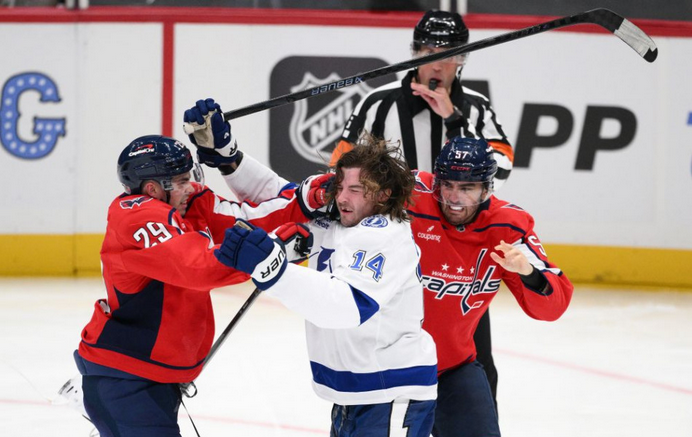 NHL: Fehérváry proti Černákovi: Washington zdolal Tampu 3:2 pp