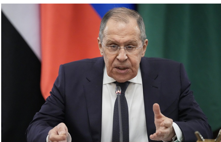 Lavrov: Tvrdenia o vojnových zločinoch v Buči majú zmariť rokovania